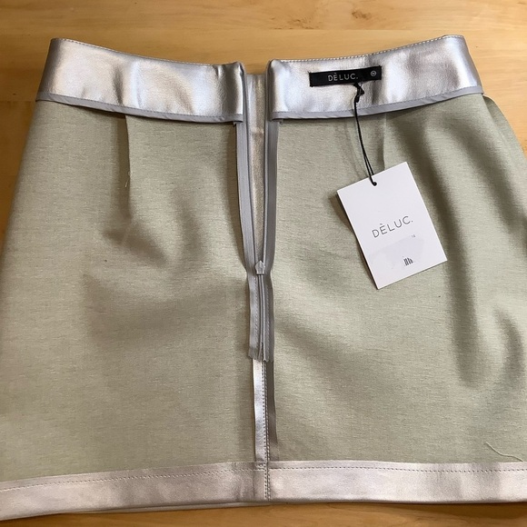DELUC Silver Metallic Faux Leather Skirt Size M - Picture 9 of 16
